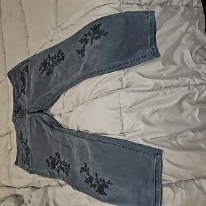 Torrid black wash embroidered boyfriend jeans 18R